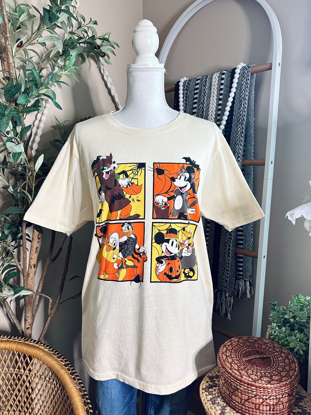 Disney Mickey & Friends Halloween Graphic T-Shirt Cream Trick or Treat